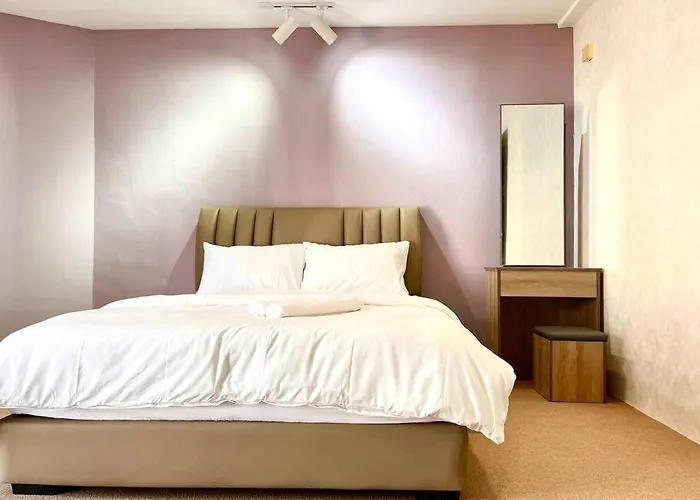 City Center Bliss: Steps From Attractions!