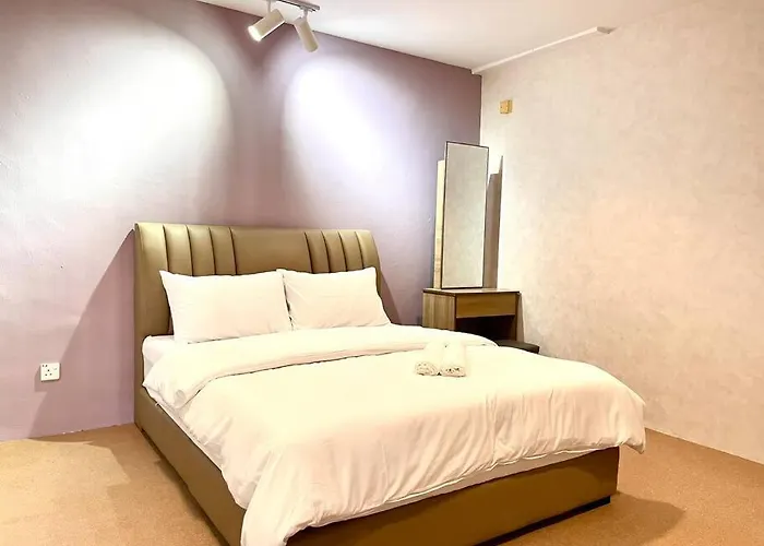 City Center Bliss: Steps From Attractions!
