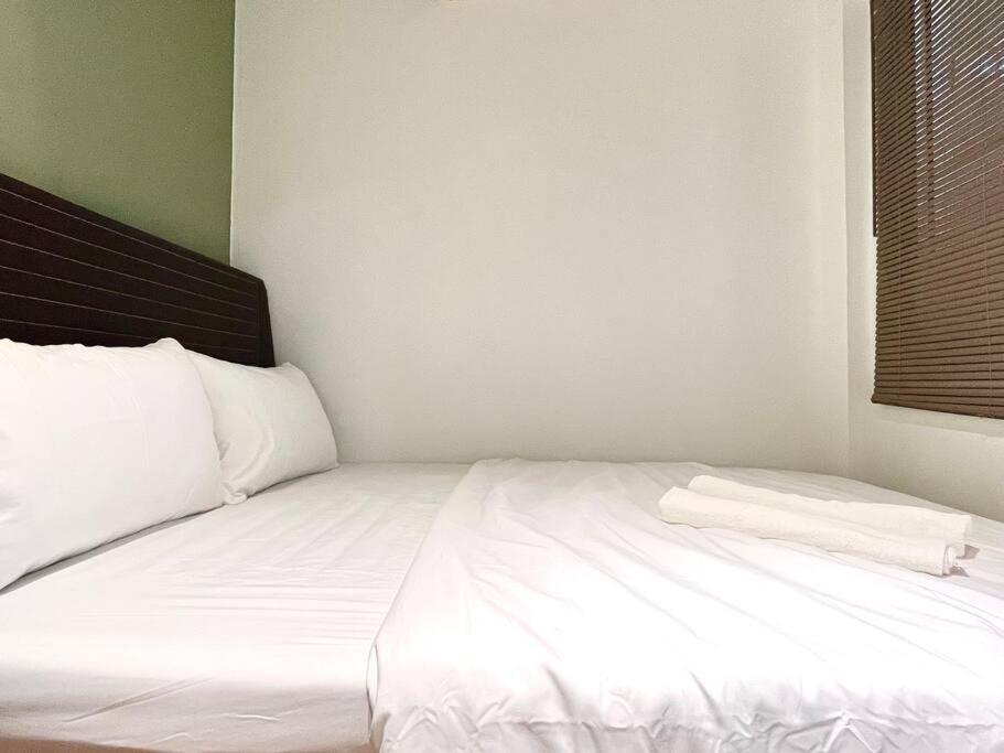 Center Bliss: Steps From Attractions! Apartment Malacca