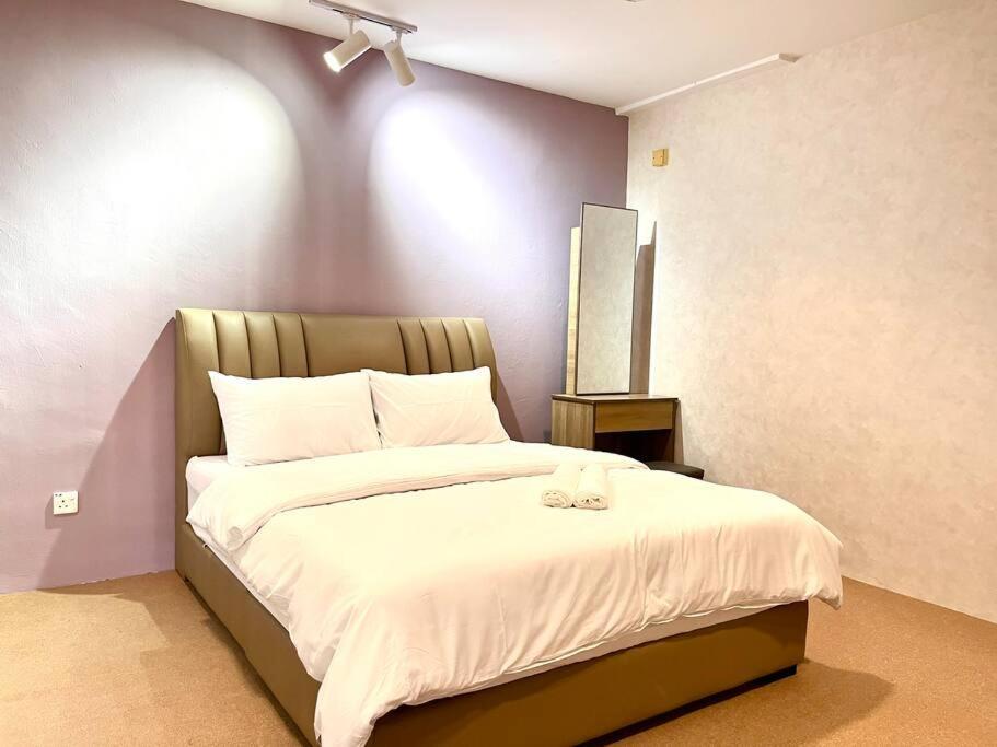 Center Bliss: Steps From Attractions! * Malacca