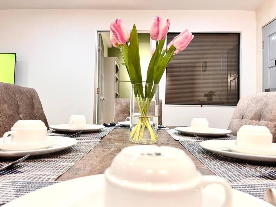 Apartment Center Bliss: Steps From Attractions! *