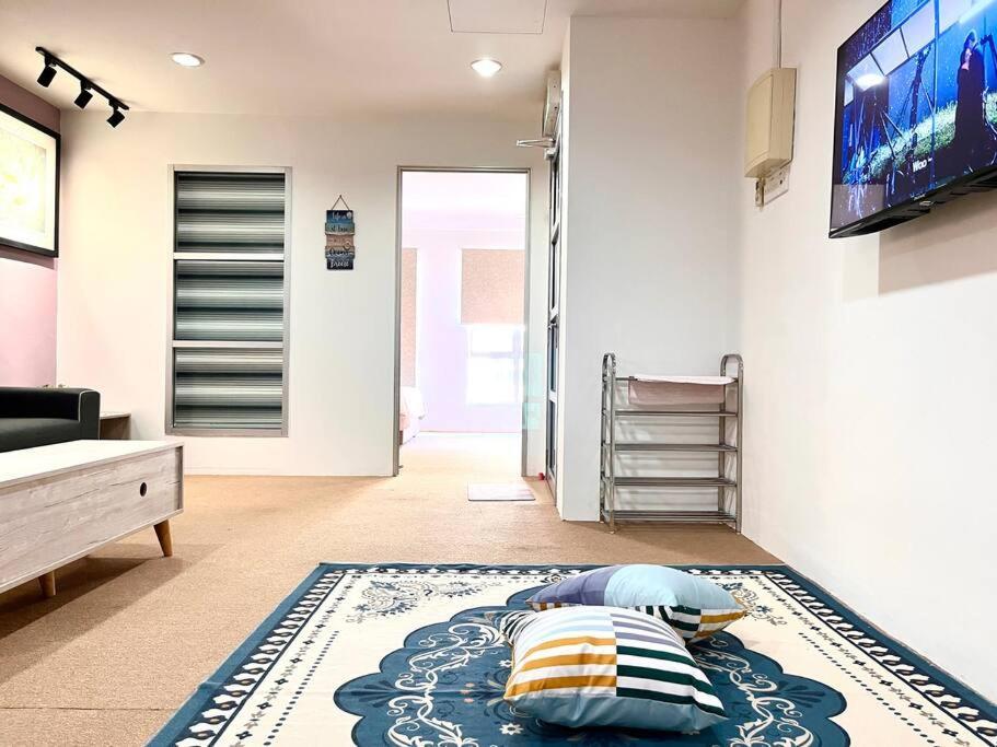Center Bliss: Steps From Attractions! *