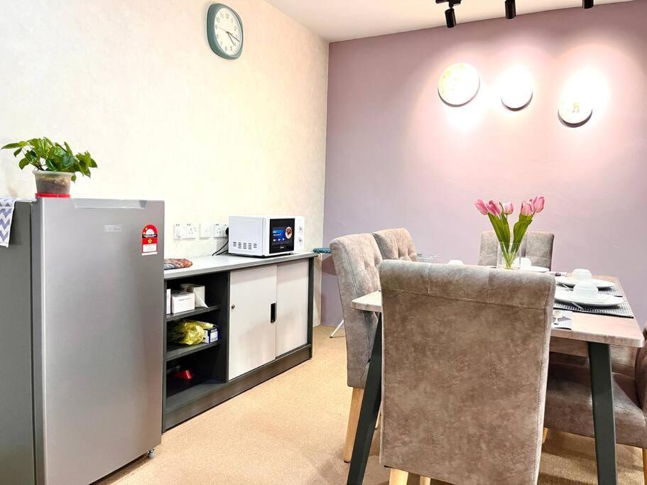 Apartment Center Bliss: Steps From Attractions! Malacca