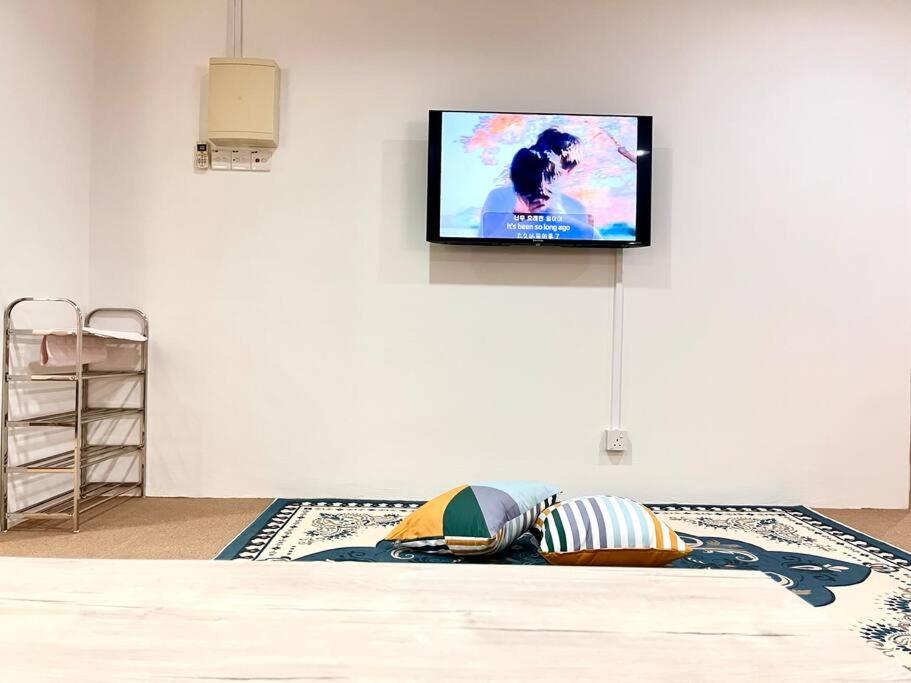 Apartment Center Bliss: Steps From Attractions! Malacca